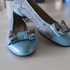 Ladies leather flats